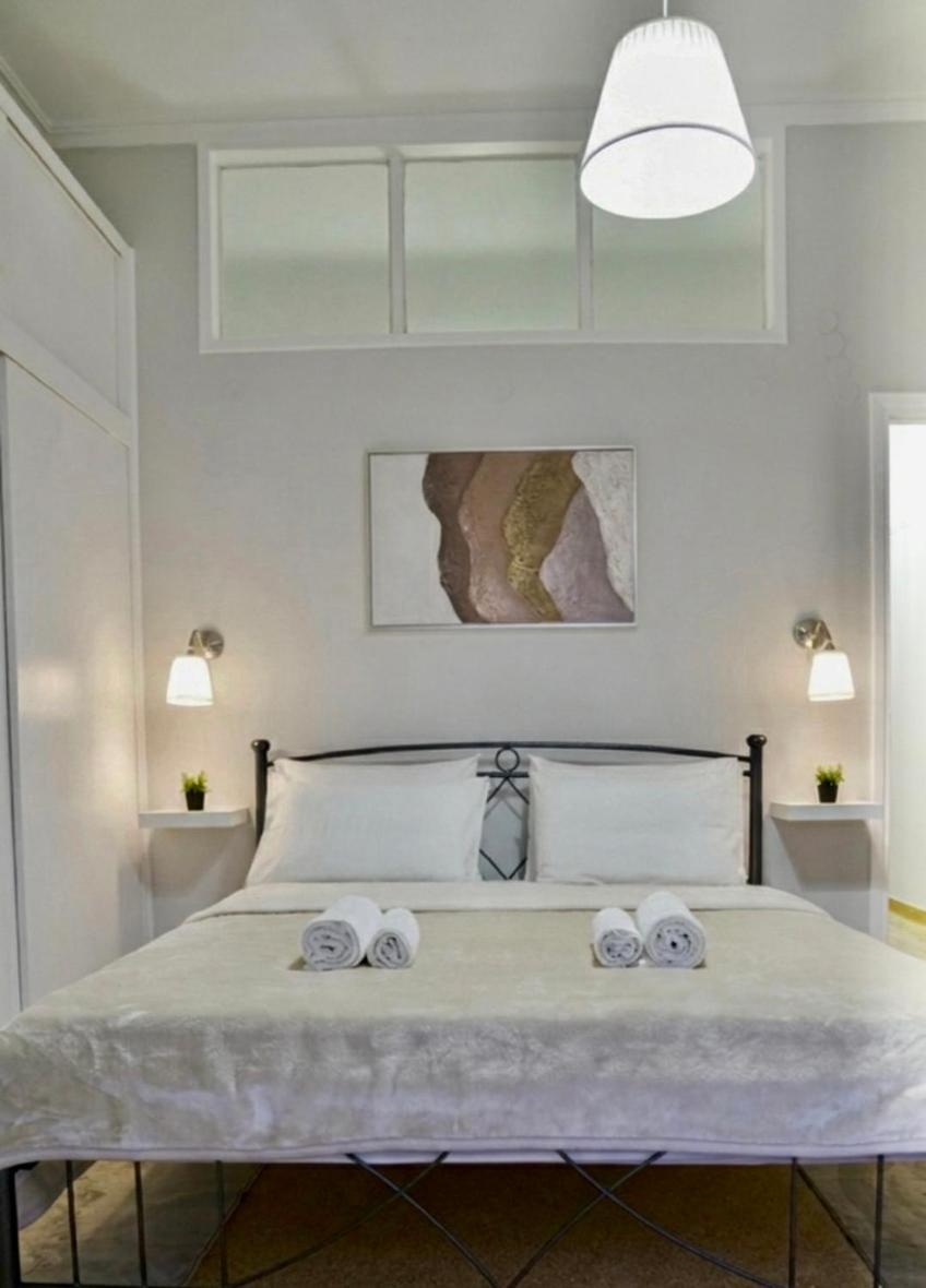 Deluxe One-Bedroom Apartment City View