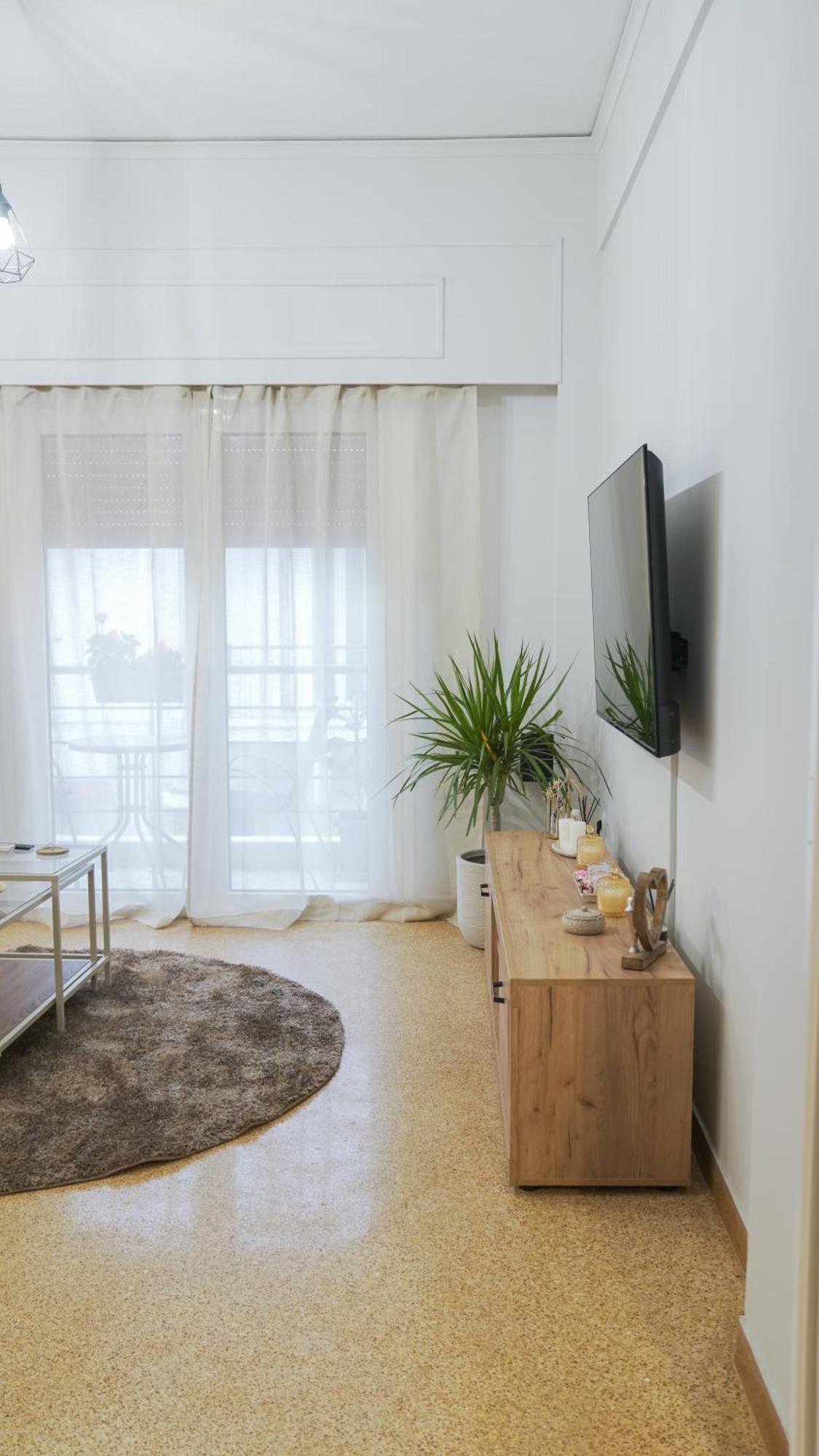 Deluxe One-Bedroom Apartment City View